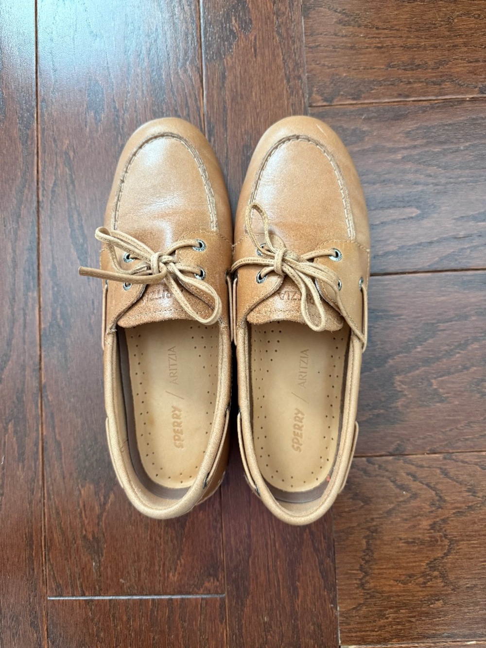 Sperry x Aritzia Slim Leather Boat Shoe in Sahara Sand, Women Size 8